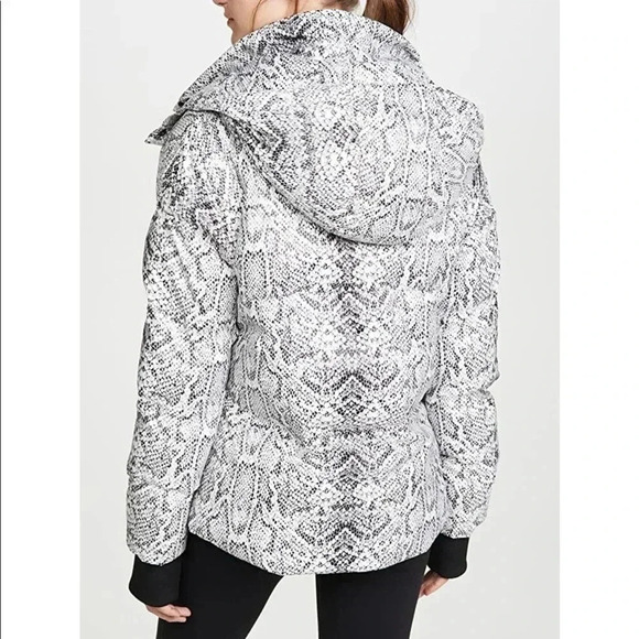 Varley Highland Puffer in Snakeskin - Picture 3 of 16